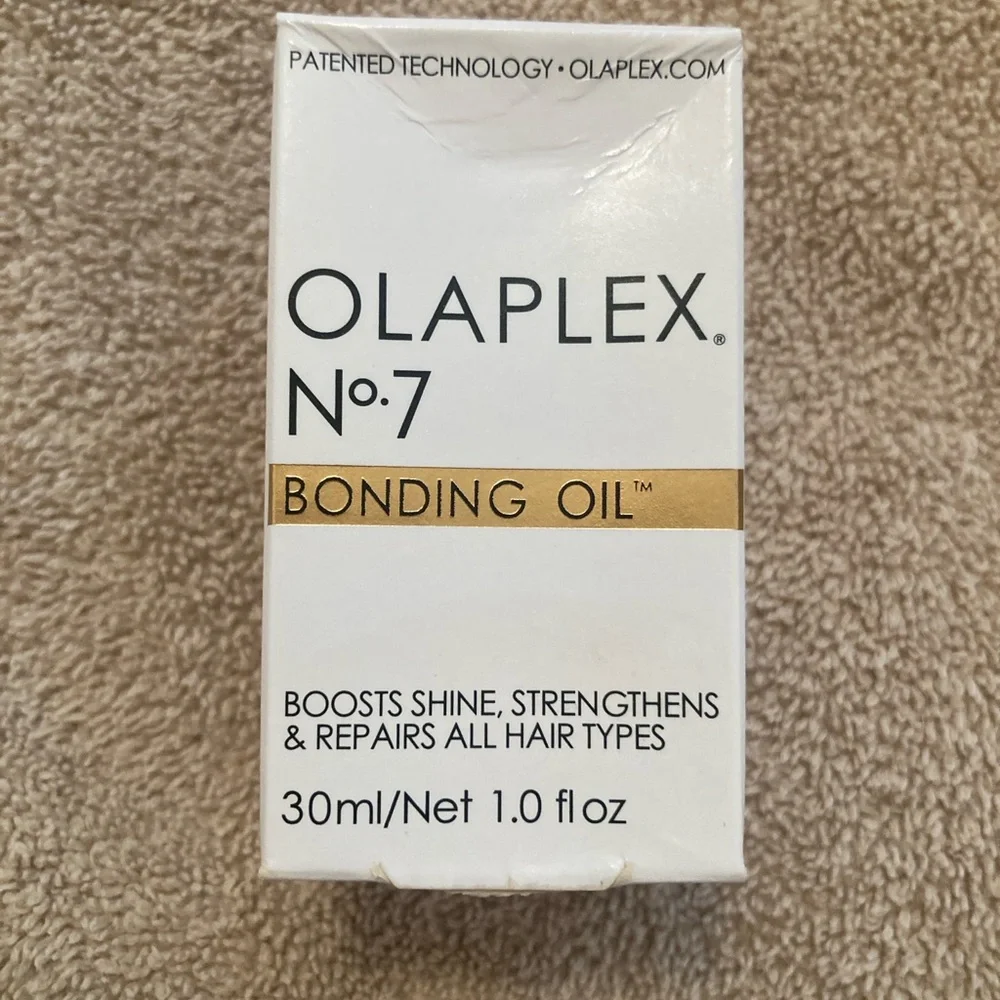 OLAPLEX No. 7 Bonding Frizz Reduction & Heat Protectant Hair Oil - Picture 2 of 5
